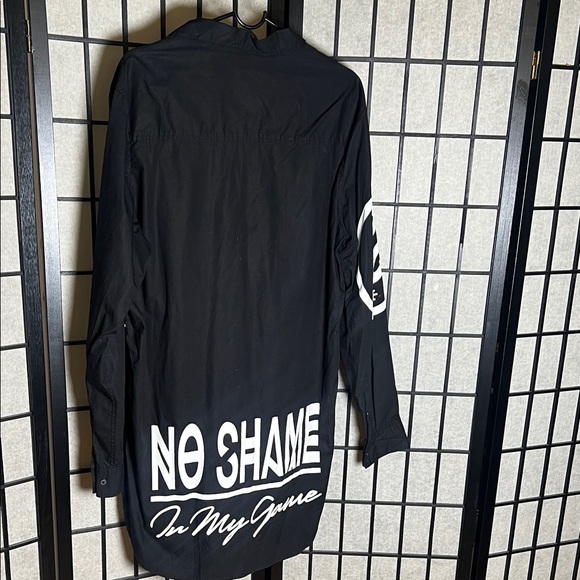 H&M Black Button-Up Shirt with Blue Label - Picture 3 of 5